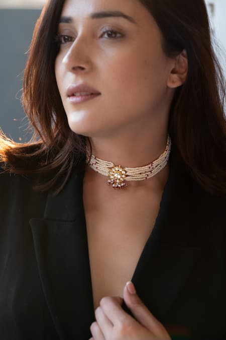 Shop Do Taara Pink Shell Pearl Embellished Pendant Choker at Aza Fashions Shop_Do Taara_Pink Shell Pearl Embellished Pendant Choker _at_Aza_Fashions