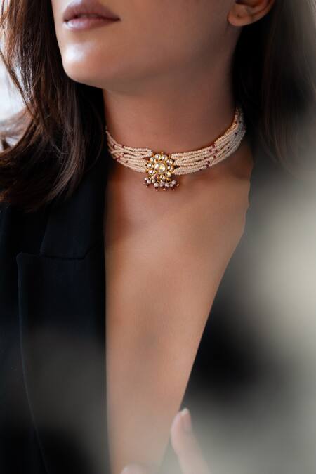 Do Taara Pink Shell Pearl Embellished Pendant Choker Online at Aza Fashions Do Taara_Pink Shell Pearl Embellished Pendant Choker _Online_at_Aza_Fashions