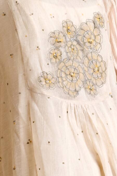 Buy Mityan Ivory Jute Silk Embroidered Floral Round Amarnath Tunic With Inner Online at Aza Fashions Buy_Mityan_Ivory Jute Silk Embroidered Floral Round Amarnath Tunic With Inner _Online_at_Aza_Fashions