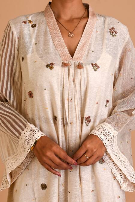 Buy Mityan Ivory Jute Silk Hand Embroidered Floral V Neck Asper Tunic With Inner Online at Aza Fashions Buy_Mityan_Ivory Jute Silk Hand Embroidered Floral V Neck Asper Tunic With Inner _Online_at_Aza_Fashions