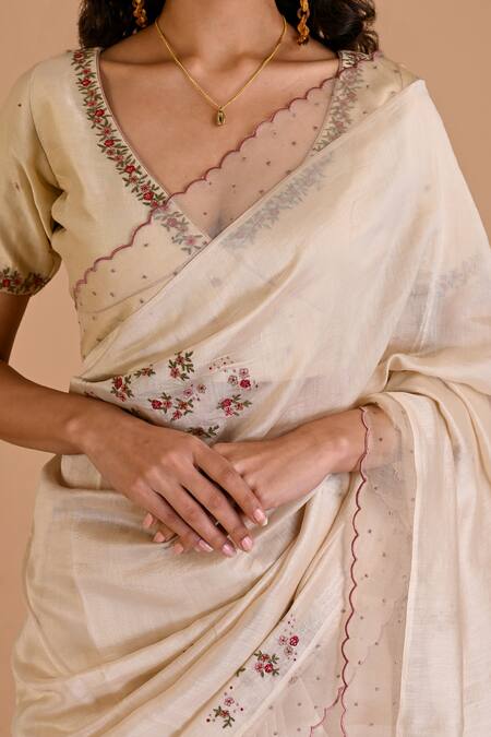 Mityan_Ivory Silk, Chanderi Embroidery V-neck Aster Saree With Blouse _Online_at_Aza_Fashions