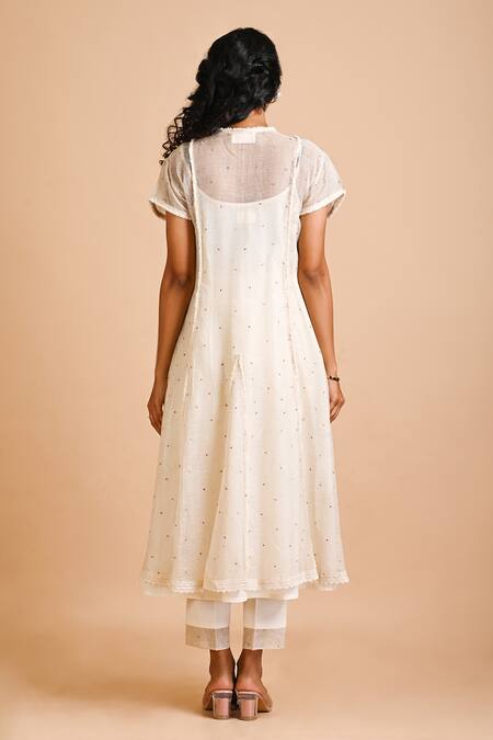 Shop Mityan Ivory Jute Silk Embroidered Floral V Neck Bramble Tunic With Inner at Aza Fashions Shop_Mityan_Ivory Jute Silk Embroidered Floral V Neck Bramble Tunic With Inner _at_Aza_Fashions