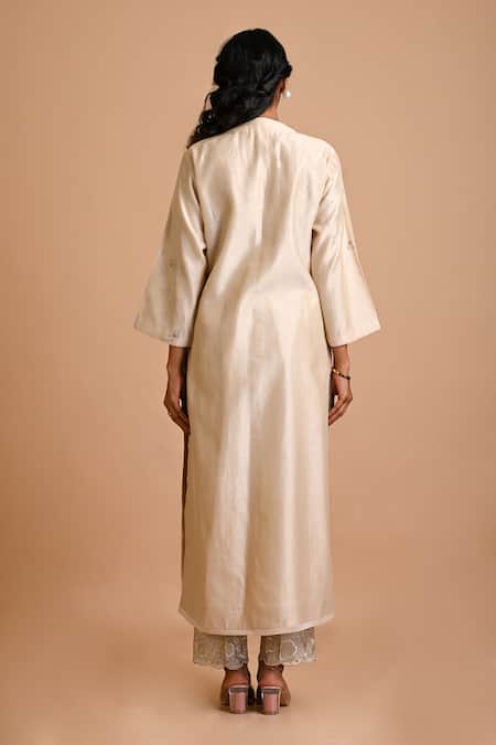 Shop Mityan Ivory Silk, Chanderi Embroidery V-neck Dahlia Kurta And Pant Set at Aza Fashions Shop_Mityan_Ivory Silk, Chanderi Embroidery V-neck Dahlia Kurta And Pant Set _at_Aza_Fashions