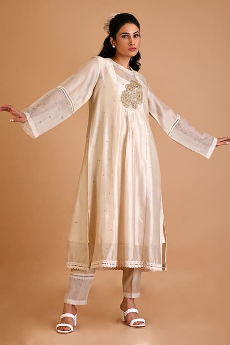 Mityan Date Floral Embroidered Tunic Set 