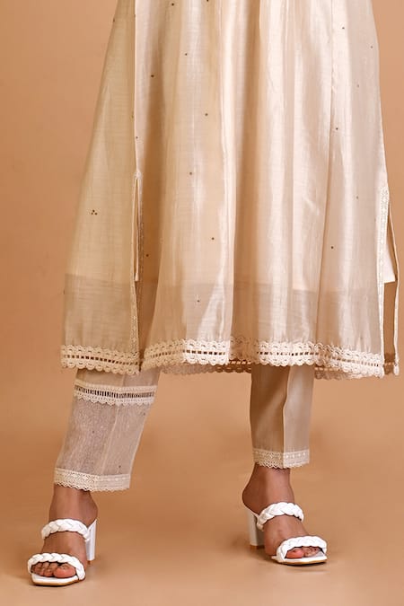 Mityan_Ivory Silk, Chanderi Embroidery Round Neck Date Floral Tunic Set _Online_at_Aza_Fashions