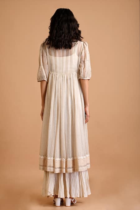 Shop Mityan Ivory Jute Silk Hand Embroidery Floral Round Dock Dress With Inner at Aza Fashions Shop_Mityan_Ivory Jute Silk Hand Embroidery Floral Round Dock Dress With Inner _at_Aza_Fashions