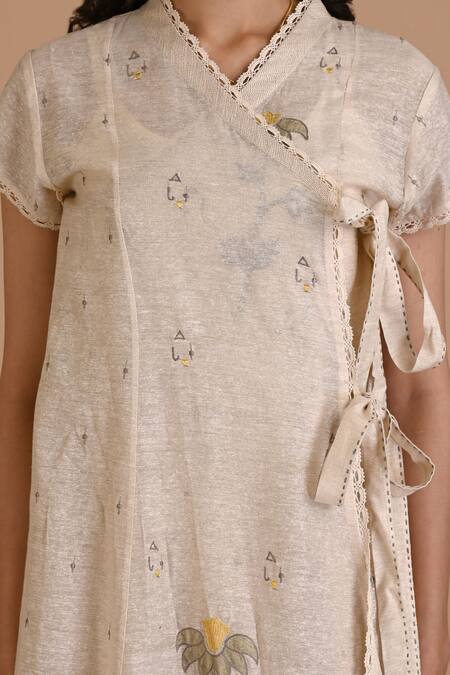 Buy_Mityan_Ivory Jacquard Lace V-neck Misty Embroidered Angarkha Pant Set _Online_at_Aza_Fashions