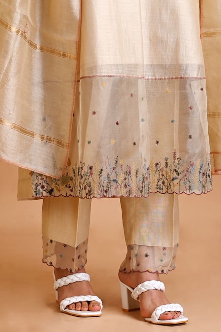 Buy_Mityan_Ivory Silk, Chanderi Embroidery Round Neck Nettle Kurta Pant Set _Online_at_Aza_Fashions