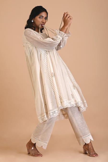 Mityan Ivory Jute Silk Embroidered Thread Round Rosebay Pleated Tunic Pant Set 