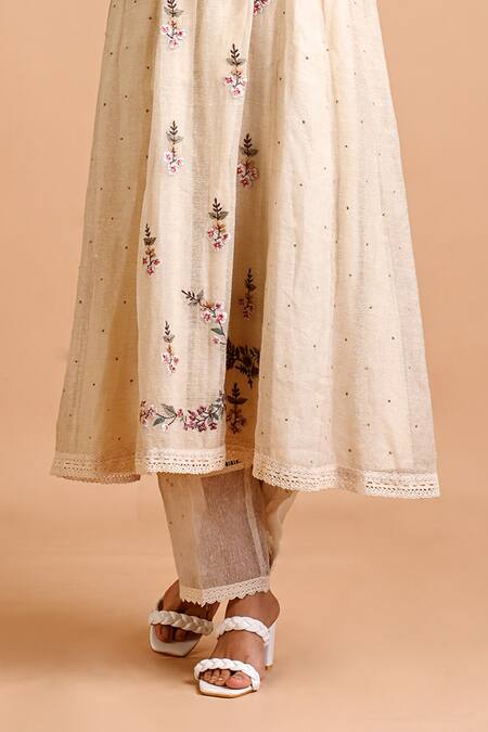 Mityan_Ivory Jute Silk Embroidered Thread Round Rue Dori And Tunic With Inner _Online_at_Aza_Fashions