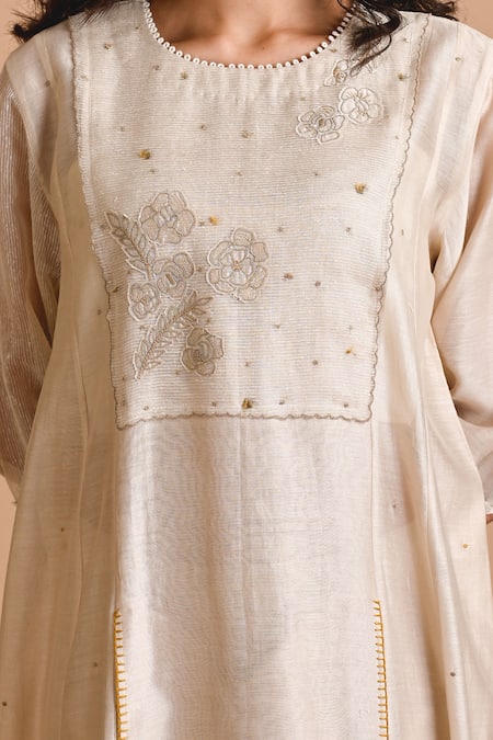 Buy_Mityan_Ivory Silk Chanderi Embroidered Thread Round Yasmin Yoke Tunic With Inner _Online_at_Aza_Fashions
