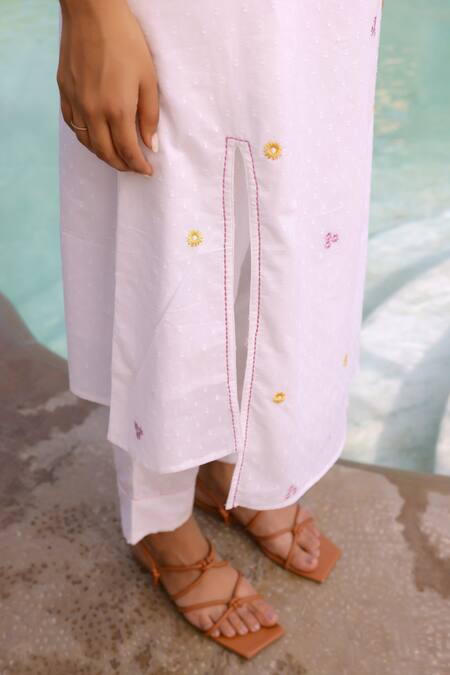 Shop Gulaal White Cotton, Jacquard Embroidery Halter Neck Floral Kurta With Pant Online at Aza Fashions Shop_Gulaal_White Cotton, Jacquard Embroidery Halter Neck Floral Kurta With Pant _Online_at_Aza_Fashions