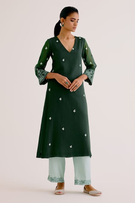 Devnaagri_Green Kota Doria Embroidery V-neck Kurta Pant Set _Online_at_Aza_Fashions