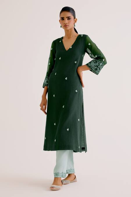 Buy_Devnaagri_Green Kota Doria Embroidery V-neck Kurta Pant Set _Online_at_Aza_Fashions