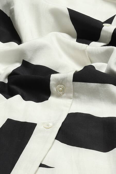 Buy_Abraham And Thakore_Black Silk, Cotton Collared Watercolor Calligraphy Pattern Shirt