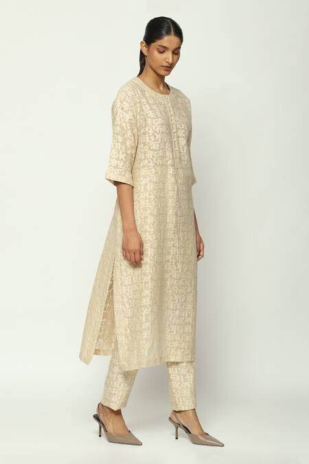Buy_Abraham And Thakore_Beige Chanderi Cut Work Round Neck Calligraphy A Line Kurta _Online_at_Aza_Fashions
