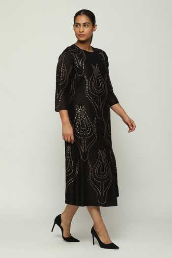 Buy_ABRAHAM AND THAKORE_Black Chanderi Sequins, Beads Round Neck Ottoman Tulip Embroidered Kurta_Online_at_Aza_Fashions