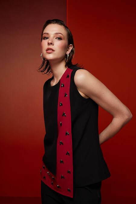 House Of Zeniaa_Black Crepe Stones Round Neck Rose Embroidered Top With Pant_Online_at_Aza_Fashions