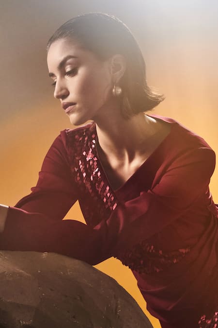 Buy House Of Zeniaa Wine Silk, Polyester, Crepe Sequins V-neck Elis Top With Pant Buy_House Of Zeniaa_Wine Silk, Polyester, Crepe Sequins V-neck Elis Top With Pant