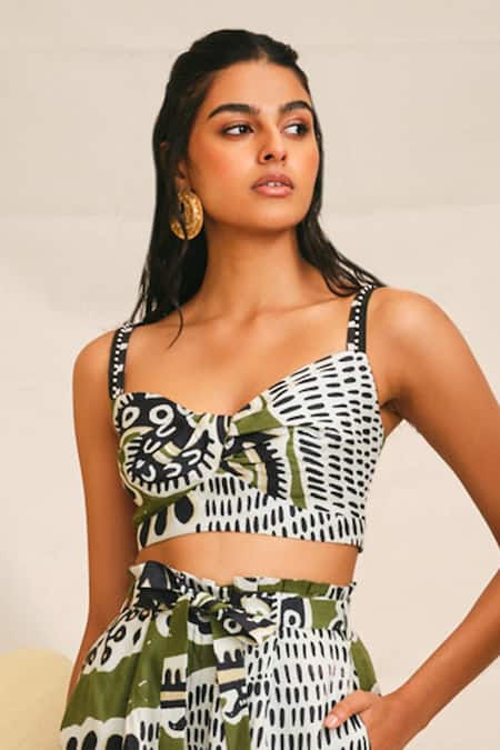 Shop Jodi Green Modal Embroidery Sweetheart Sohrai Paintings Print Bralette And Shorts Set at Aza Fashions Shop_Jodi_Green Modal Embroidery Sweetheart Sohrai Paintings Print Bralette And Shorts Set _at_Aza_Fashions