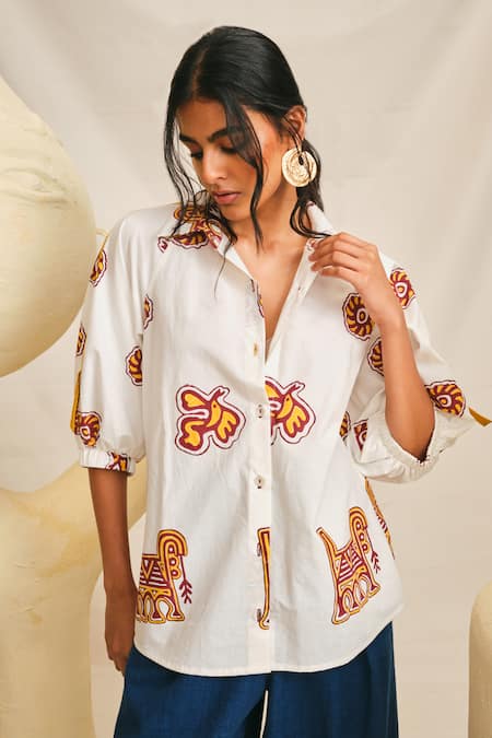Shop Jodi White Poplin Collared Chittara Geometric Printed Shirt at Aza Fashions Shop_Jodi_White Poplin Collared Chittara Geometric Printed Shirt _at_Aza_Fashions
