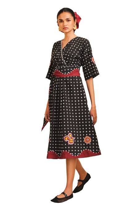 Shop Jodi Black Cotton Applique, Embroidery V-neck Pipli Checkered Dress Online at Aza Fashions Shop_Jodi_Black Cotton Applique, Embroidery V-neck Pipli Checkered Dress_Online_at_Aza_Fashions