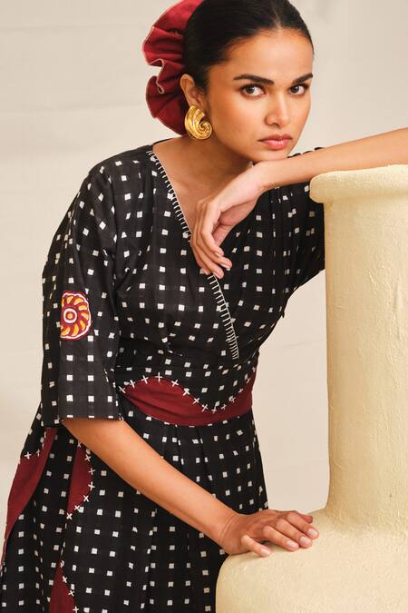 Buy Jodi Black Cotton Applique, Embroidery V-neck Pipli Checkered Dress Buy_Jodi_Black Cotton Applique, Embroidery V-neck Pipli Checkered Dress