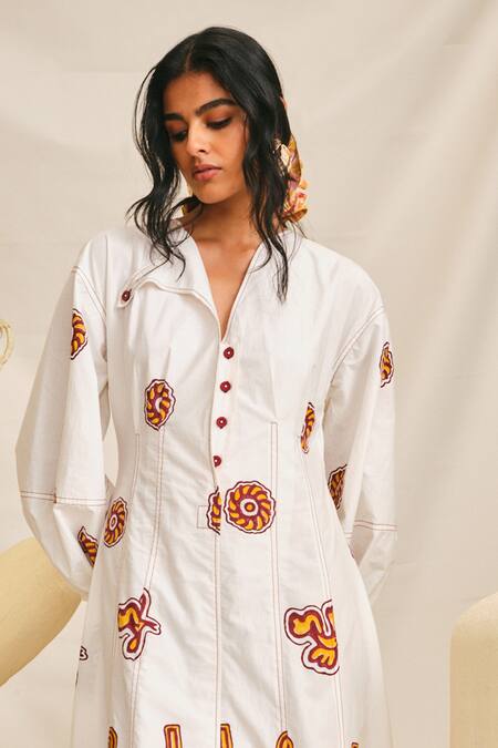 Buy Jodi White Poplin Embroidery V-neck Chittara Geometric Printed Dress Online at Aza Fashions Buy_Jodi_White Poplin Embroidery V-neck Chittara Geometric Printed Dress _Online_at_Aza_Fashions