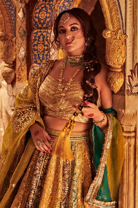 Itrh Qurbat Colorblock Embroidered Bridal Lehenga Set 