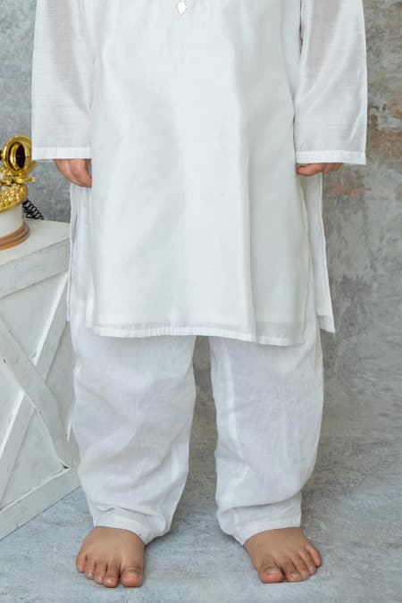 MI Dulce AN'YA_Ivory Cotton, Chanderi, Silk, Handloom Geometric Embroidered Kurta With Pant _Online_at_Aza_Fashions