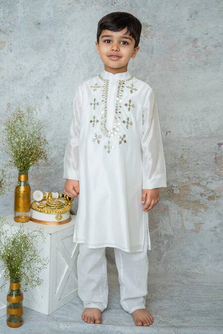Buy_MI Dulce AN'YA_Ivory Cotton, Chanderi, Silk, Handloom Geometric Embroidered Kurta With Pant _Online_at_Aza_Fashions