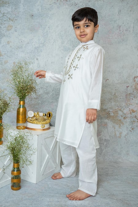 MI Dulce AN'YA_Ivory Cotton, Chanderi, Silk, Handloom Geometric Embroidered Kurta With Pant _at_Aza_Fashions