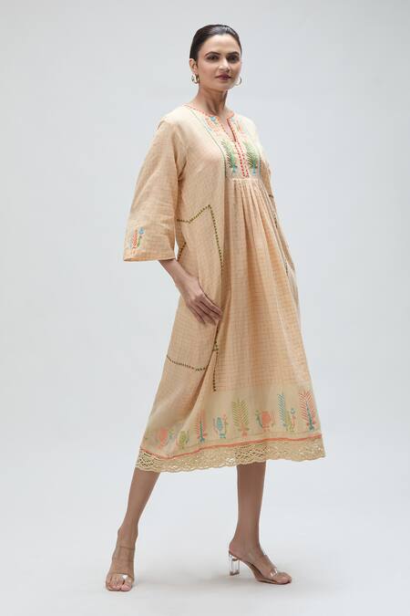 Buy_Ibai_Peach Handwoven Jamdani Muslin Checkered Notched Love Bird Dress _Online_at_Aza_Fashions