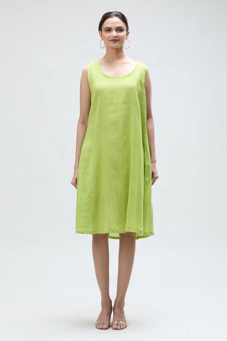 Buy Ibai Green Muslin Embroidery Collared Parrot Dress With Inner Buy_Ibai_Green Muslin Embroidery Collared Parrot Dress With Inner