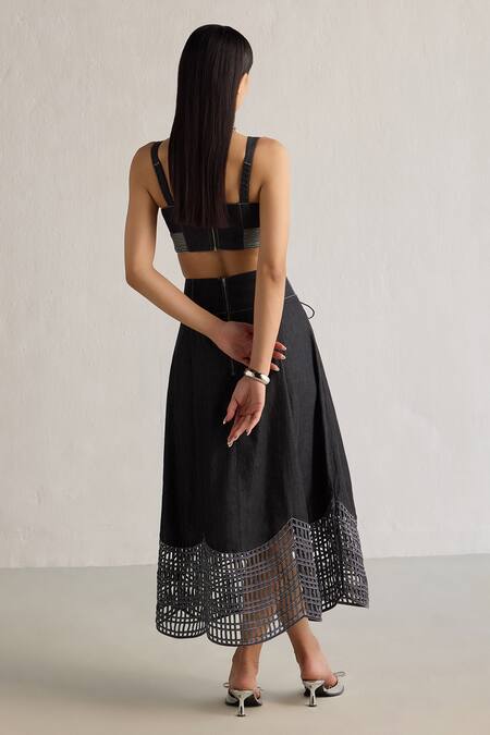 Shop Mellowdrama Black Cotton Plunge Neck Contrast Smocked Hem Bralette at Aza Fashions Shop_Mellowdrama_Black Cotton Plunge Neck Contrast Smocked Hem Bralette_at_Aza_Fashions