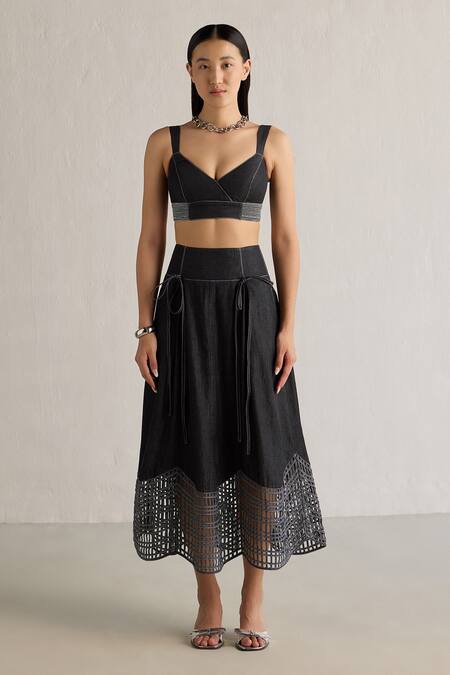 Mellowdrama Black Cotton Plunge Neck Contrast Smocked Hem Bralette Online at Aza Fashions Mellowdrama_Black Cotton Plunge Neck Contrast Smocked Hem Bralette_Online_at_Aza_Fashions