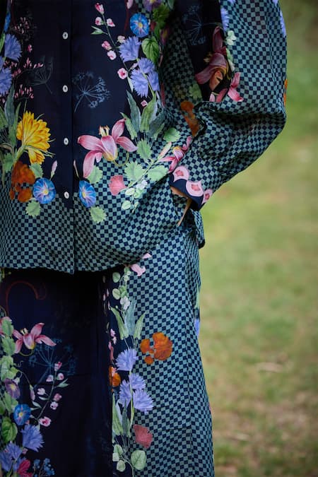 Shop_Pozruh By Aiman_Black Linen, Velvet Embroidery Bali Breeze Floral Print Shirt With Pant 