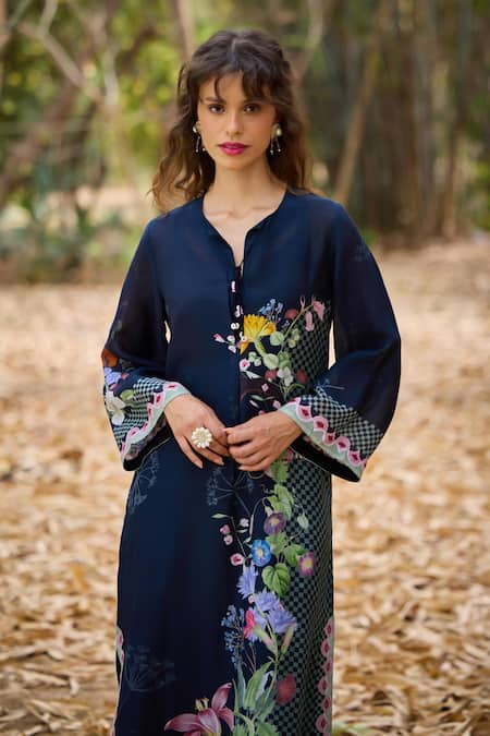 Buy_Pozruh By Aiman_Black Linen, Velvet Embroidery Round Neck Malibu Floral Print Bell Sleeve Kaftan 