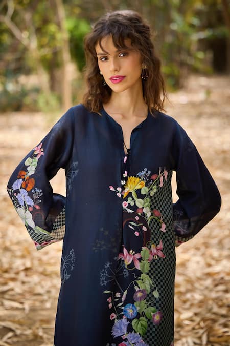 Shop_Pozruh By Aiman_Black Linen, Velvet Embroidery Round Neck Malibu Floral Print Bell Sleeve Kaftan 