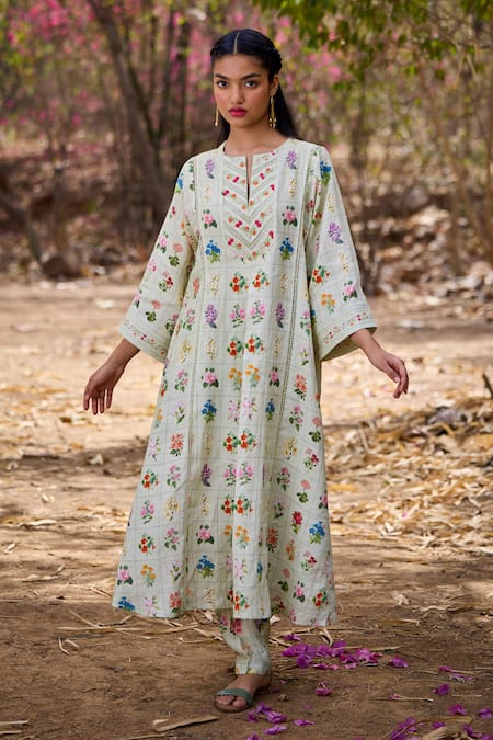 Pozruh by Aiman Green Hemp Print Floral Notched Jasmine Checkered Kurta With Pant 