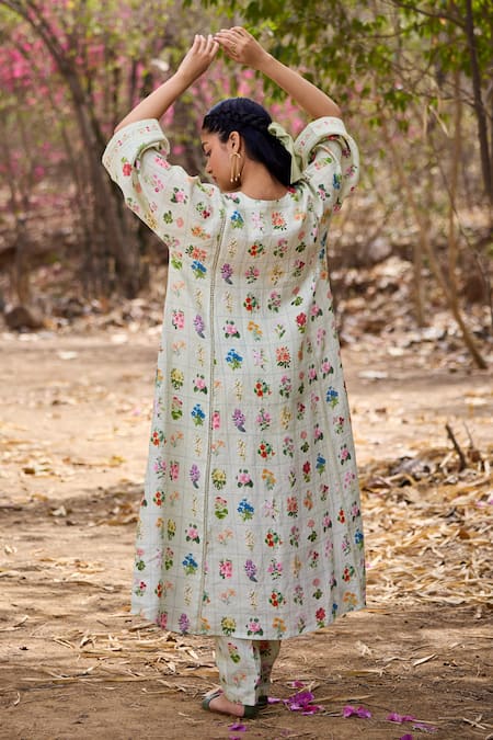 Pozruh By Aiman Jasmine Floral Checkered Print Kurta With Pant 