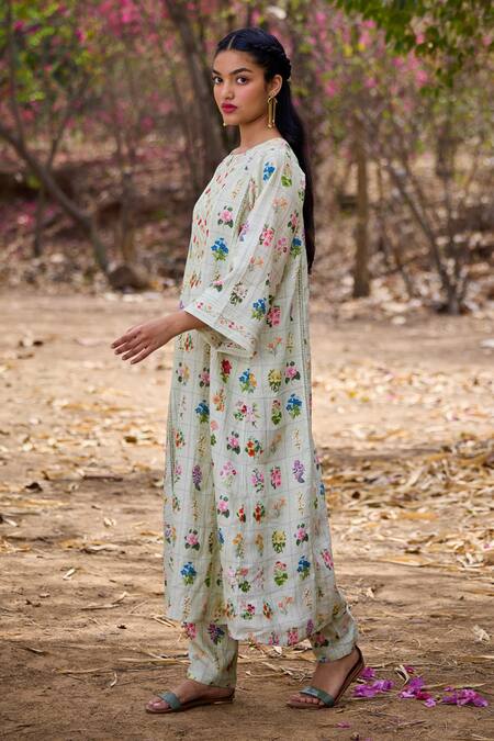 Shop_Pozruh By Aiman_Green Hemp Split V-neck Jasmine Floral Checkered Print Kurta With Pant _Online_at_Aza_Fashions