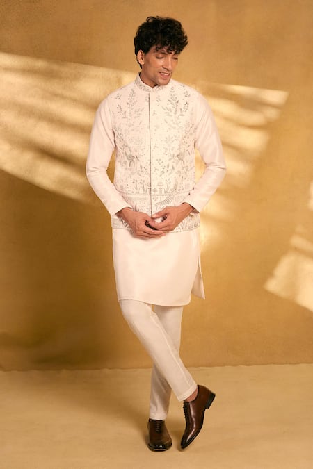 Alaya Advani Cutwork Floral Bundi Kurta Set 