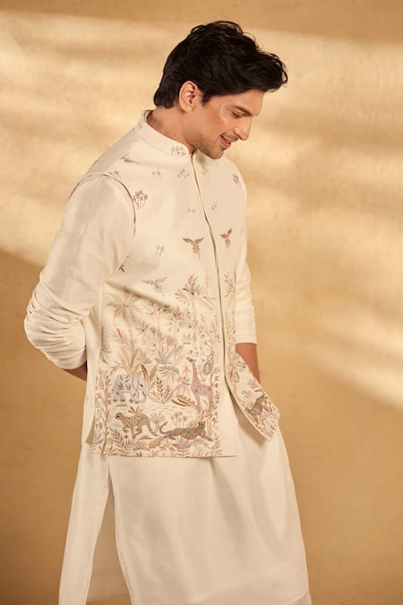 Shop_Aariyana Couture_Off White Silk, Polyester Stones, Embroidery Animal Threadwork Bundi Kurta Set _Online_at_Aza_Fashions