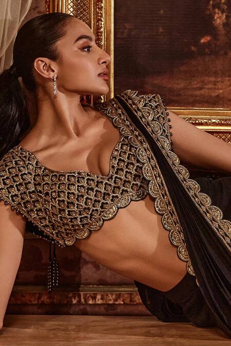 Buy_Roqa_Black Silk, Caelia Scallop Border Embroidered Pre-draped Saree With Blouse _Online_at_Aza_Fashions