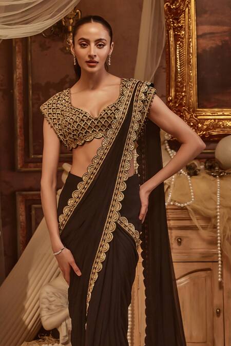 Buy_Roqa_Black Silk, Caelia Scallop Border Embroidered Pre-draped Saree With Blouse 