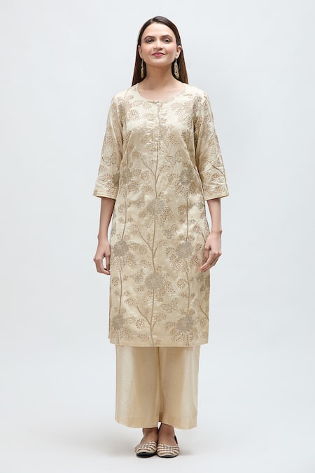 Nakita Singh_Cream Silk, Organza, Chanderi Embroidery Round Floral Zari Saree With Blouse_at_Aza_Fashions