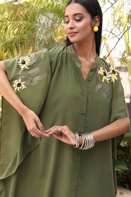 Seesa_Green Crepe, Silk Embroidery Mandarin Collar Sleeve Kaftan _at_Aza_Fashions