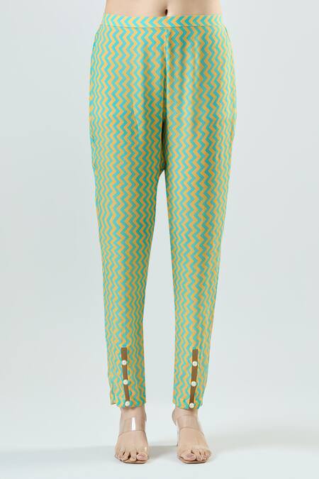 Seams Pret And Couture_Yellow Georgette Print Floral V-neck Saira Top With Pant _Online_at_Aza_Fashions