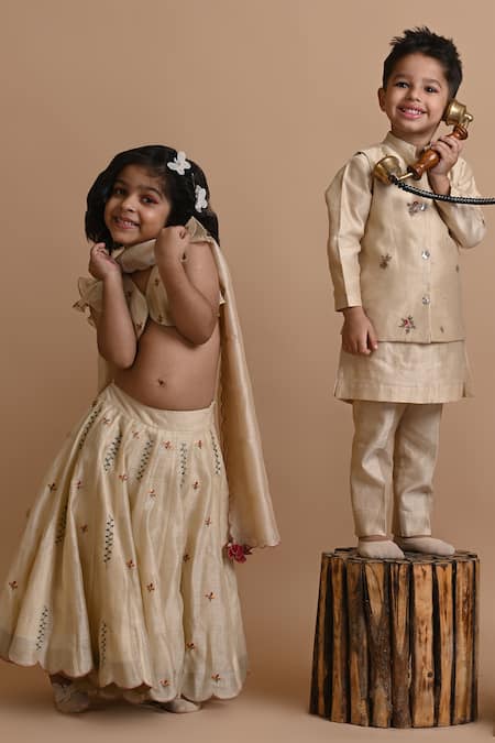 Buy Mityan Ivory Silk Chanderi Embroidered Floral Daisy Lehenga Set Online at Aza Fashions Buy_Mityan_Ivory Silk Chanderi Embroidered Floral Daisy Lehenga Set _Online_at_Aza_Fashions